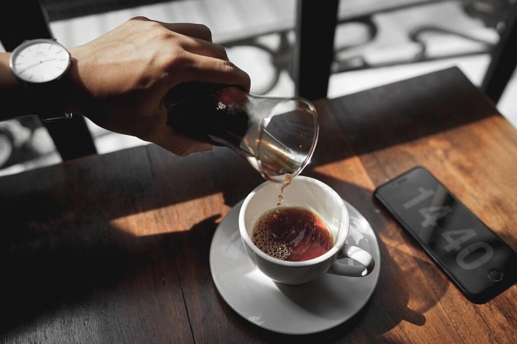 koffie, cafe, koffiekop, drinken, bruin, hot, aroma, cafeïne, beker, tafel, mocha, geroosterde, donker