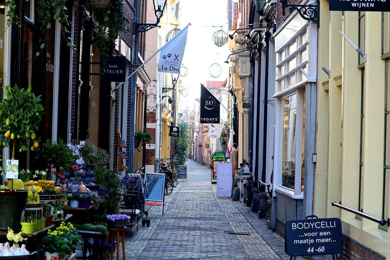 alley, old town, shops, street, pavement, walkway, city, urban, empty, alkmaar, holland, netherlands, alkmaar, alkmaar, alkma