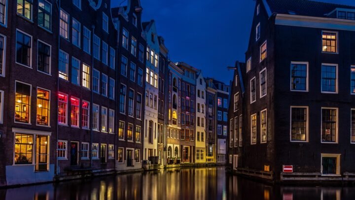 Escorts in Enschede: Een Lokale Gids voor High Class Gezelschap