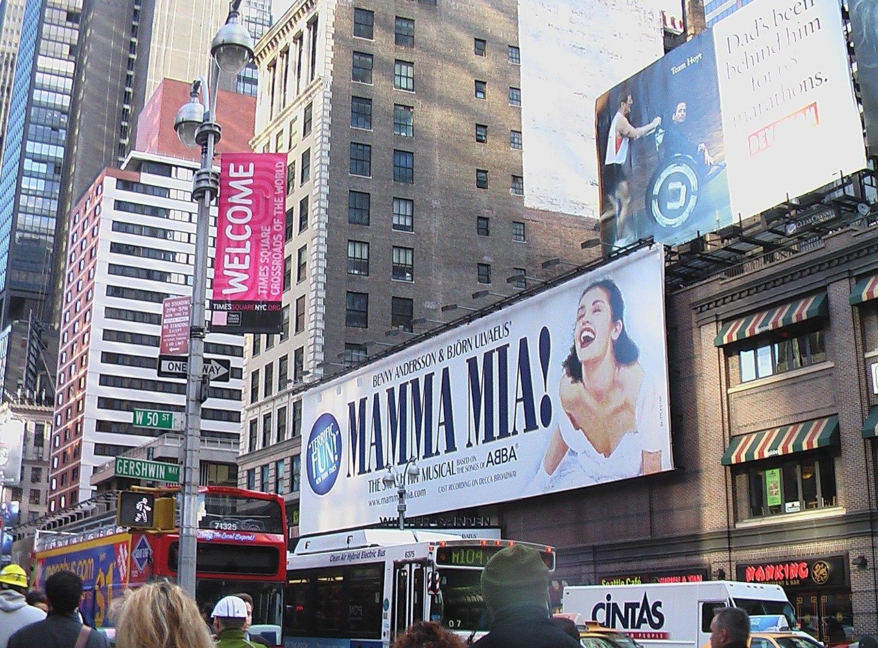 vs, new york city, nyc, broadway, time square