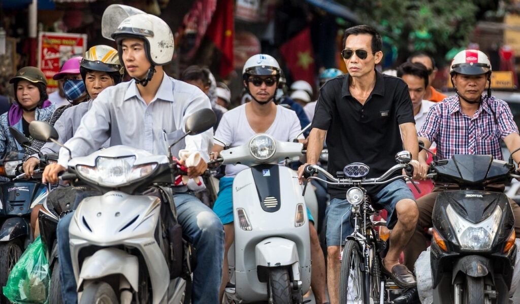 scooter, fiets, verkeer, helm, heren, vietnam, hanoi, stedelijk, azië, vervoer, straat, stad, mens, city street, scooter, sco