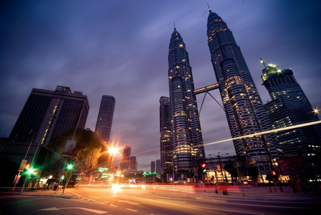 kuala lumpur, petronas twin towers, maleisië, klcc, blue hour, nightlights, twin tower, street licht, kuala lumpur, kuala lum