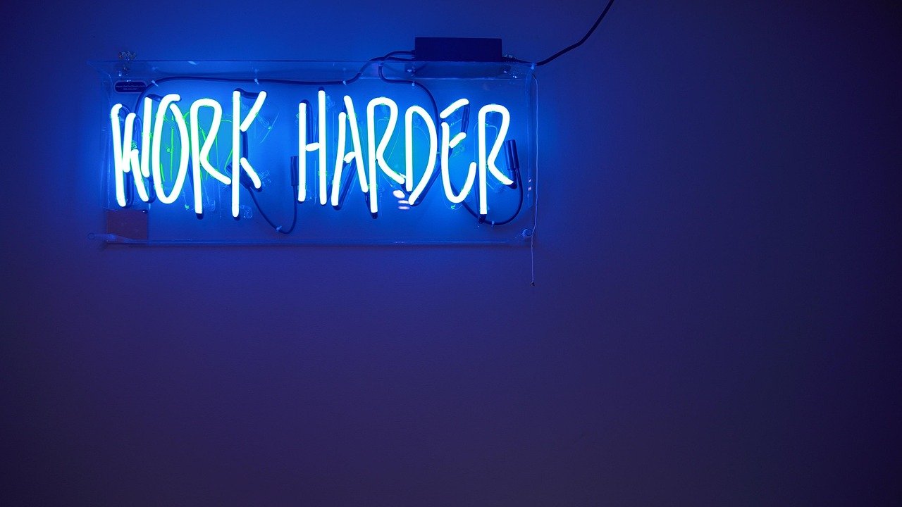 werk harder, blauw, motivatie, neon lights, teken, tekst, blauw licht, neon teken, gloed, gloeiend, verlichting, motivatie, m