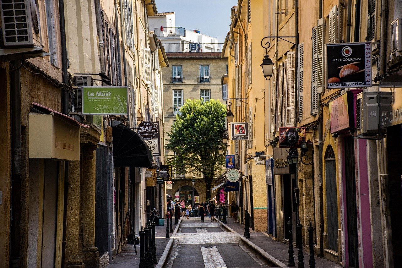 aix-en-provence, stad, leven op straat, straatbeeld, city street, steeg, verkeersader, trendy, provence, frankrijk, zuiden va