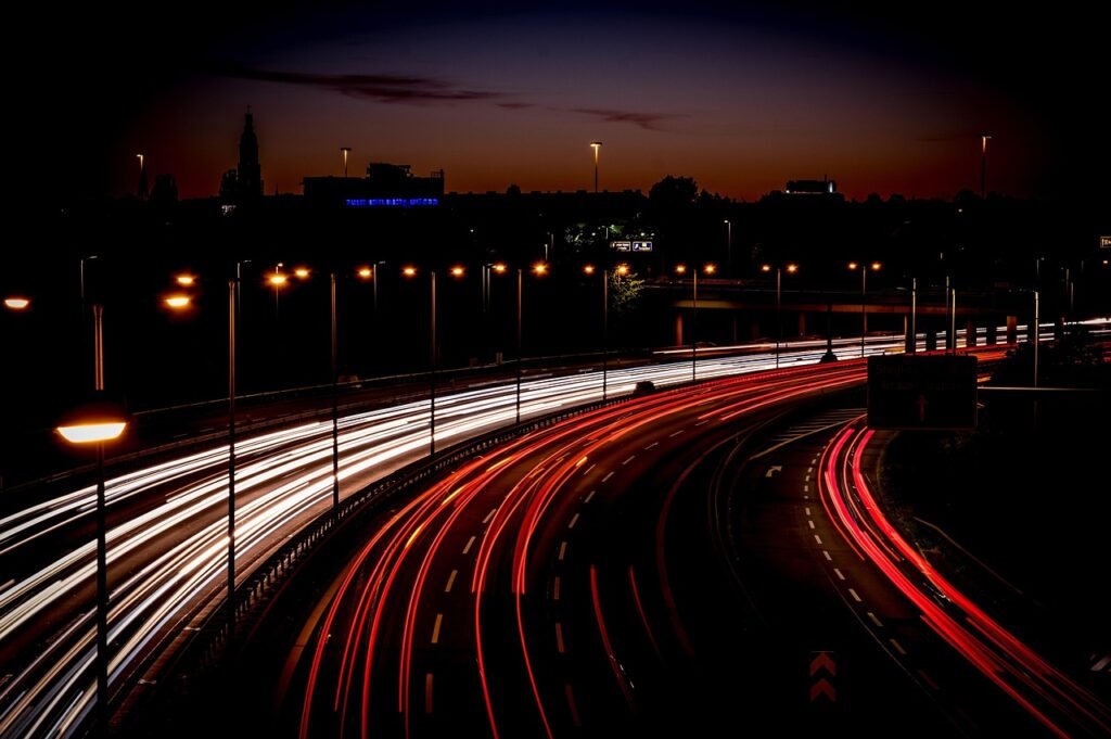 snelweg, lichte trail, lange blootstelling, snelheid, verkeer, schijnwerpers, nacht, lichten, remlichten, nacht foto, bewegin
