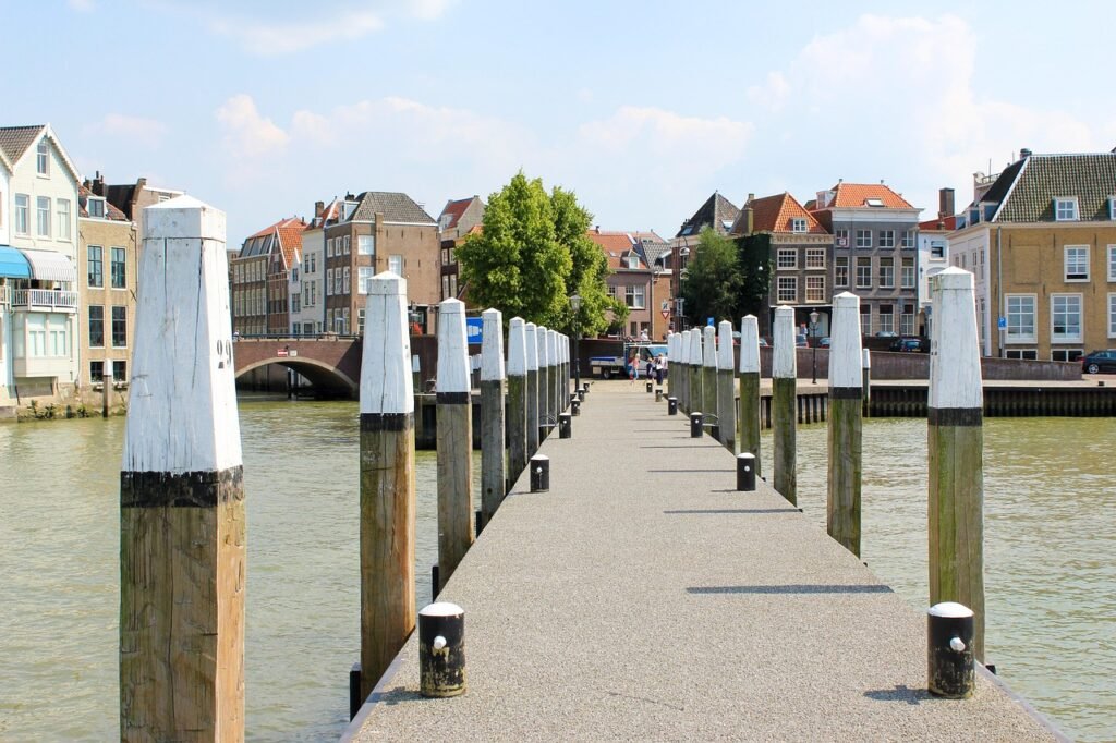 architectuur, huis, gebouw, rivier, dordrecht, water, lucht, wolken, holland, natuur, buitenshuis, stad, stadsaanzicht