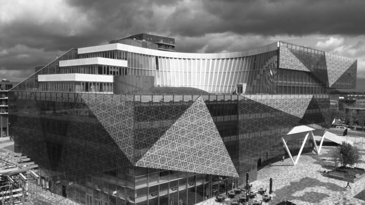 Online in Nieuwegein: Een Lokale Blik op Digitaal Leven en Verbindingen