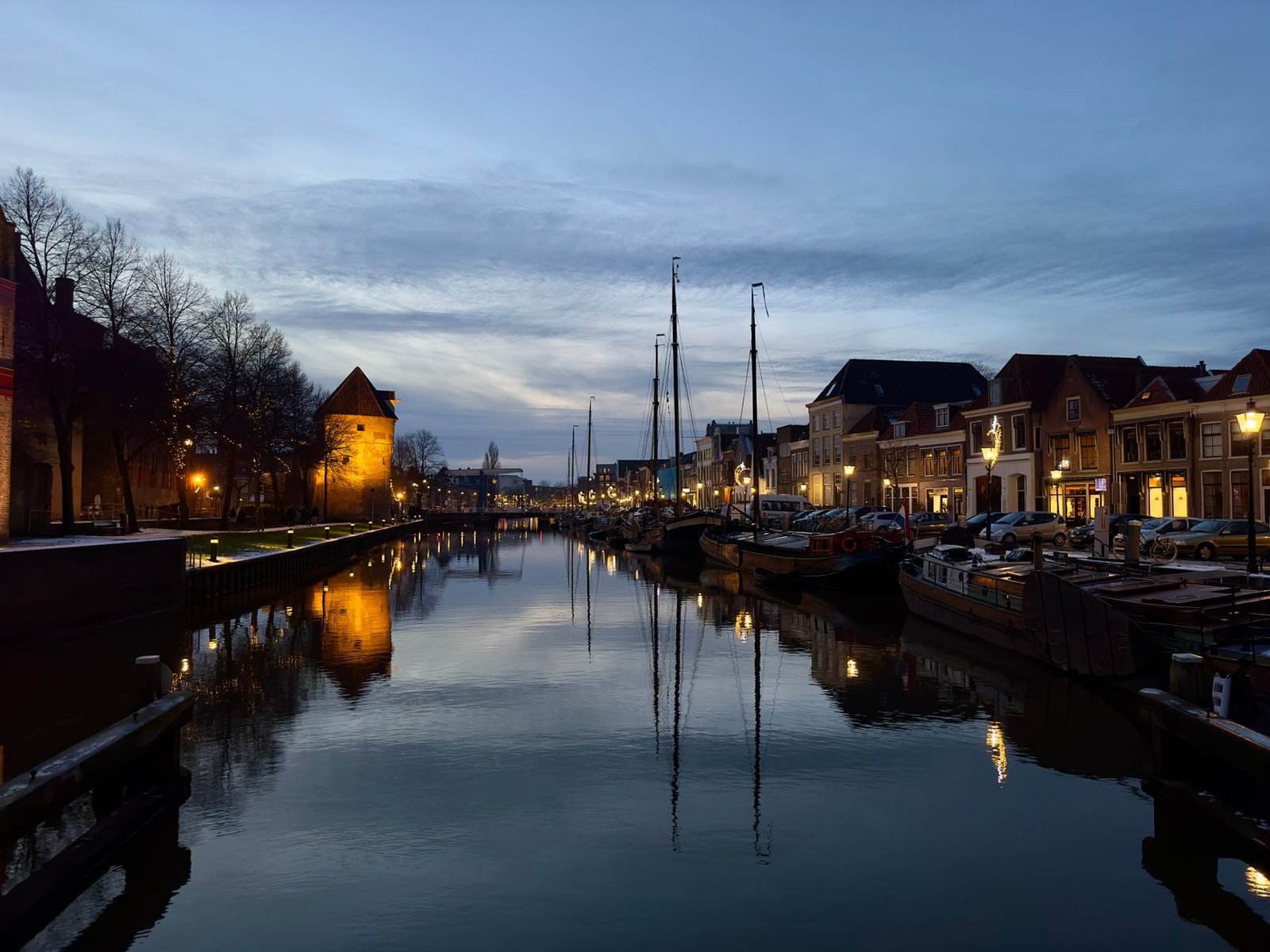 Rustige historische straat in Culemborg bij zacht avondlicht, sfeerbeeld bij een praktische escortgids